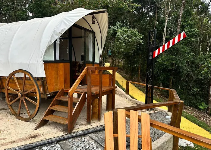 Carroca Colorado, Vila Magica